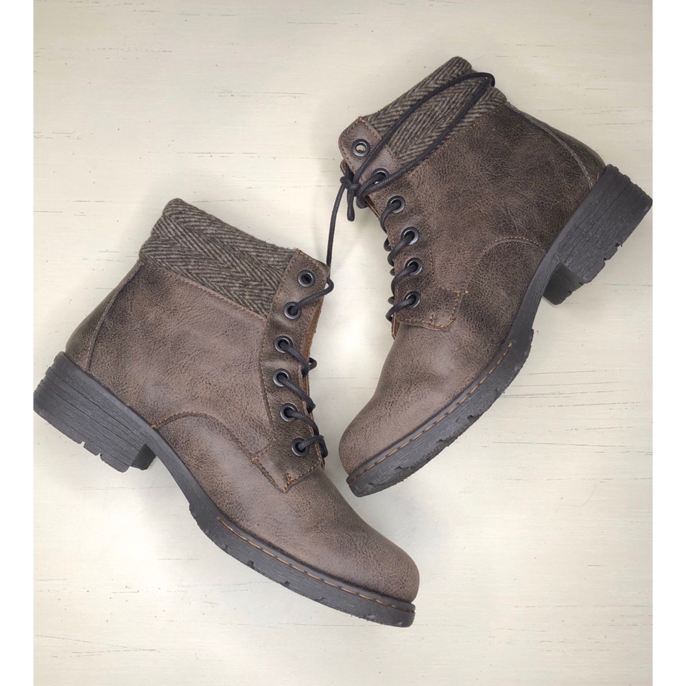 Women’s combat boots